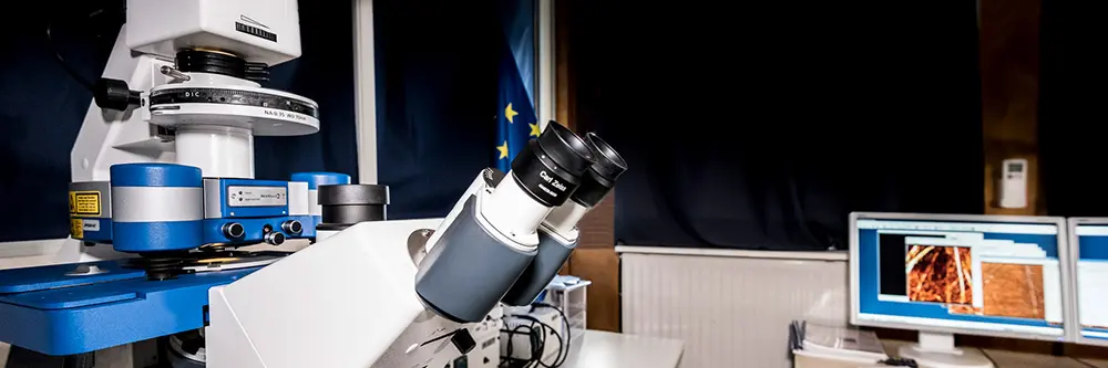 photo du microscope à force atomique © David Villa / Science Image CNRS